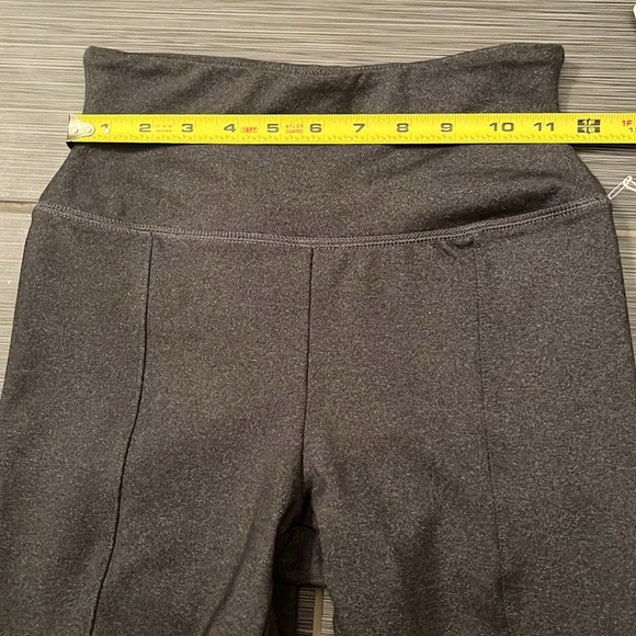 NWT NYDJ Women’s Gray City Sport Original Slimming Fit Capri Leggings Sz XS Yoga - Picture 8 of 10